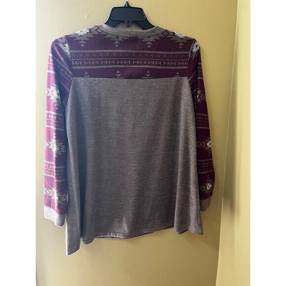 Size Large Filly Flair Aztec Top - Picture 2 of 5